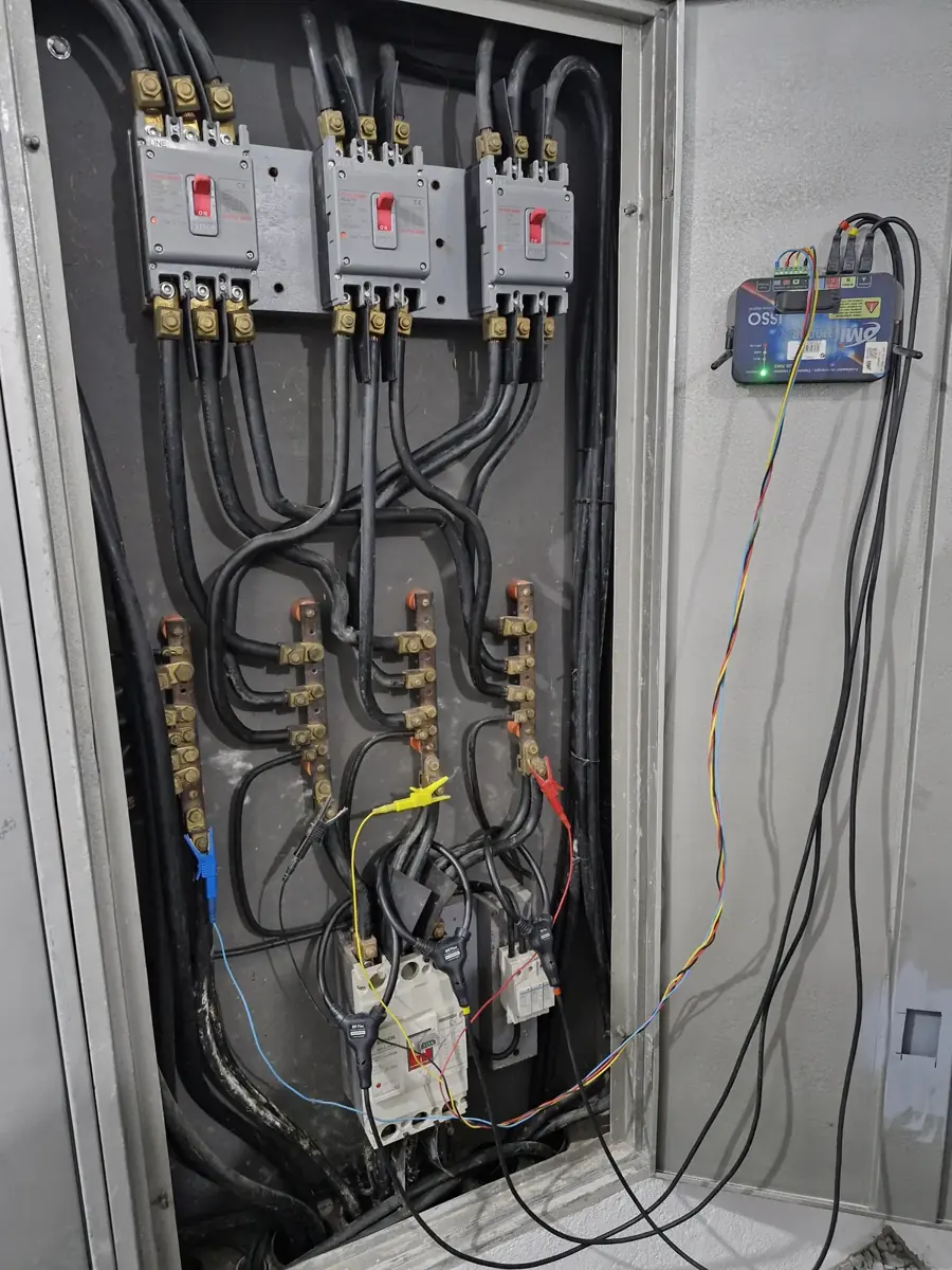 Quadros e medição: obra da ENEGE