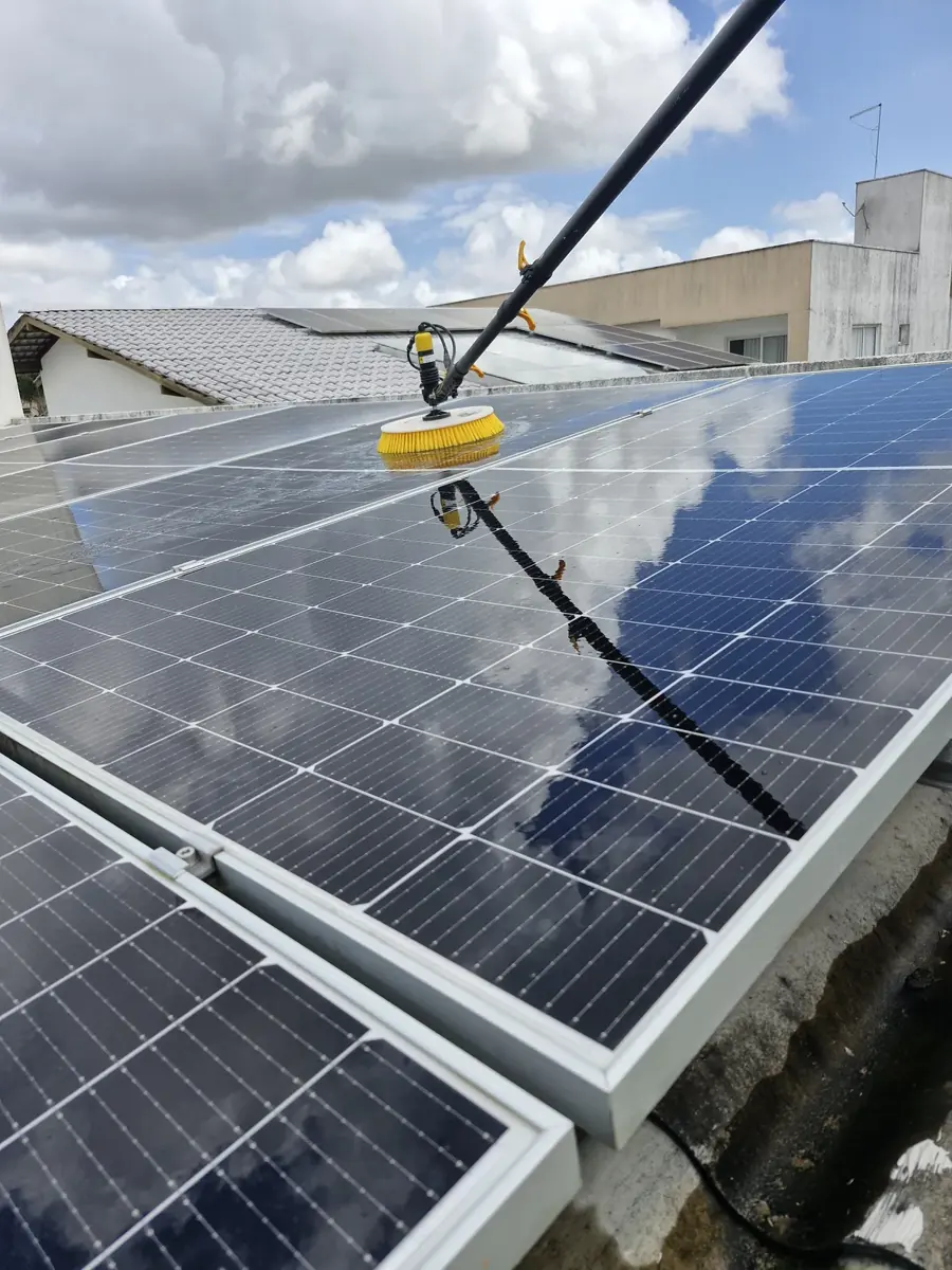 Solar e baterias: obra da ENEGE